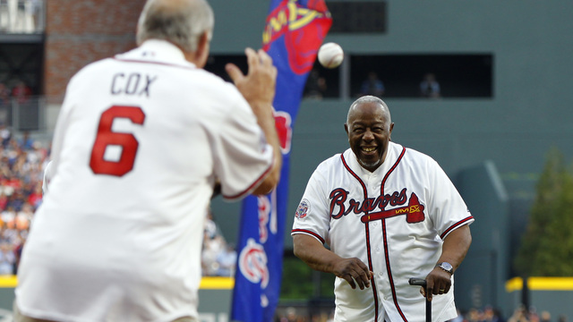 Watch: Hank Aaron throws out 1st pitch at SunTrust Park