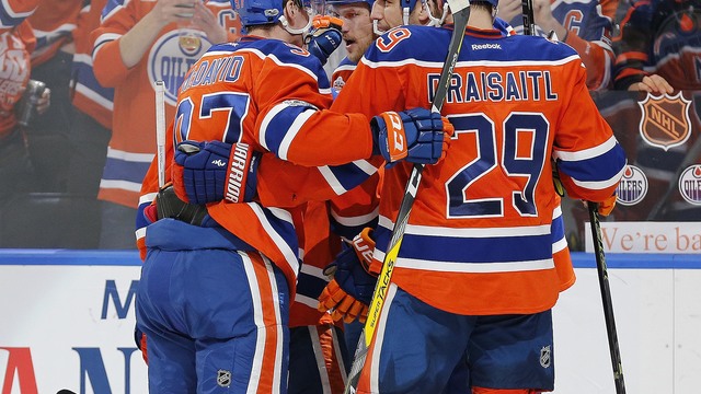 Oilers send message with dominant Game 2 win over Sharks