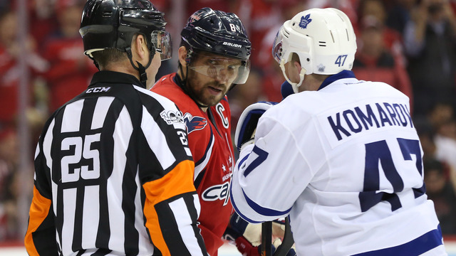 Watch: Komarov, Williams engage in pre-faceoff shenanigans