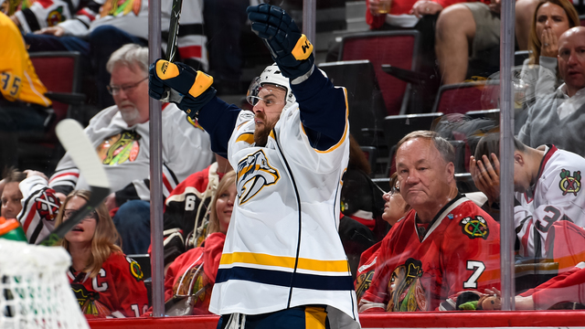 Watch: Zolnierczyk beats Crawford on breakaway for 1st career playoff goal