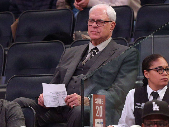 Report: Knicks players openly rebelling against triangle offense