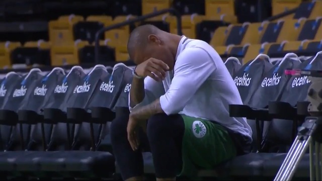Watch: Isaiah Thomas cries pregame before leading Celtics out of tunnel