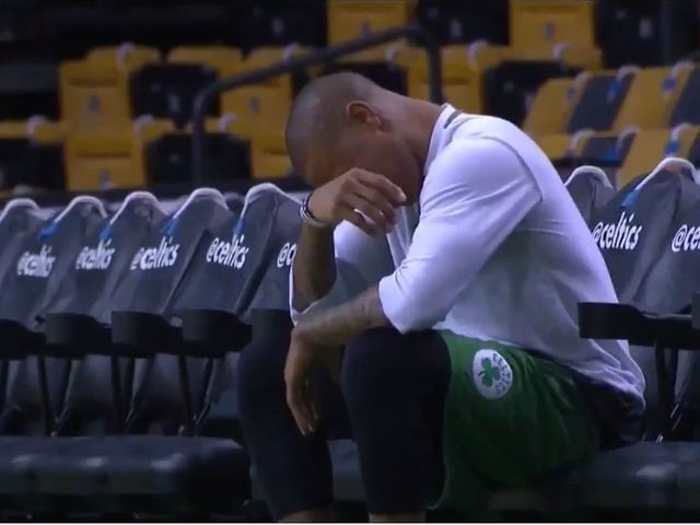 Watch: Isaiah Thomas cries pregame before leading Celtics out of tunnel