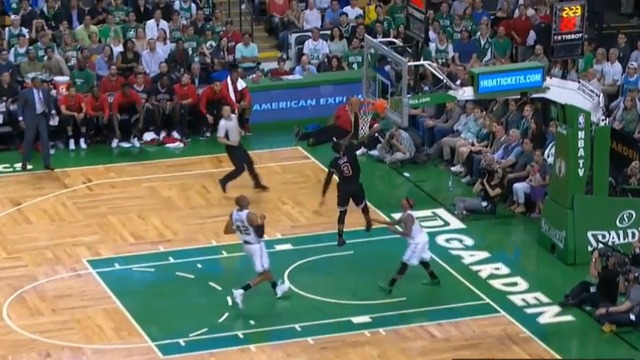 Watch: Wade attempts dunk, gets emphatically rejected by rim