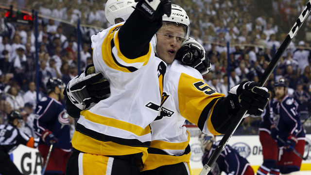 Watch: Guentzel's OT winner caps off hat trick, puts Blue Jackets on brink