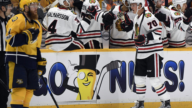 Watch: Blackhawks finally snap playoff goalless drought