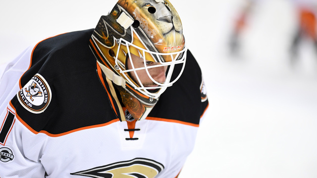 Ducks' Carlyle coy on starter ahead of Game 4 vs. Flames