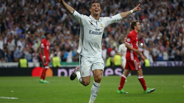 Ronaldo's hat-trick makes him 1st to hit 100 Champions League goals