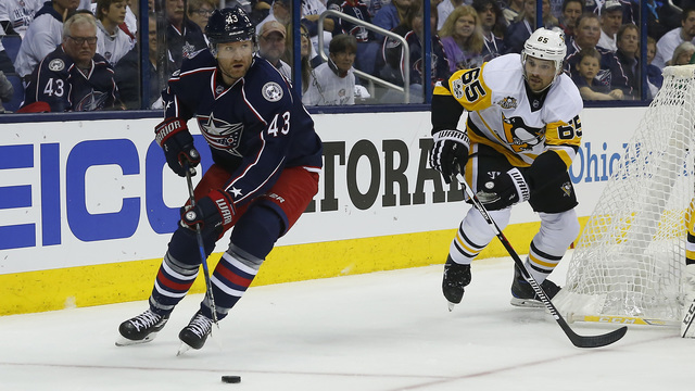 Watch: 36-year-old Hainsey scores 1st career playoff goal