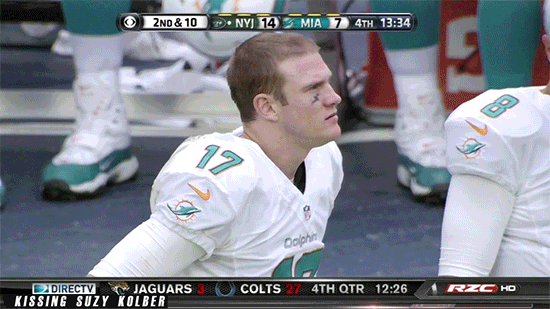 GIF: Ryan Tannehill picks his nose | theScore