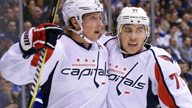 Oshie delivers in Caps' crucial Game 4 win