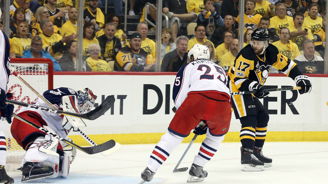 Watch: Rust bangs in loose puck to continue elimination-game hot streak