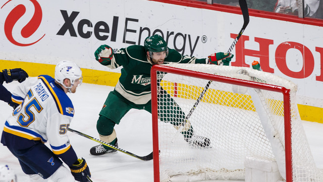 Watch: Zucker's patient strike sends Game 5 to OT