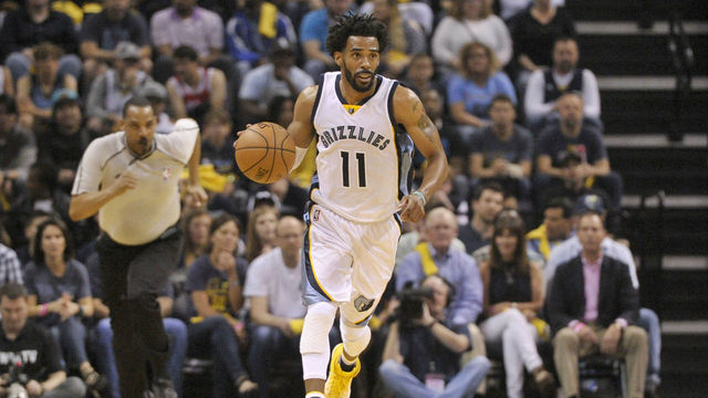 Watch: Grizzlies' Conley sends Game 4 to OT with clutch floater over Parker