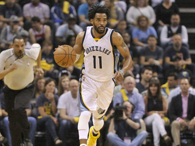 Watch: Grizzlies' Conley sends Game 4 to OT with clutch floater over Parker