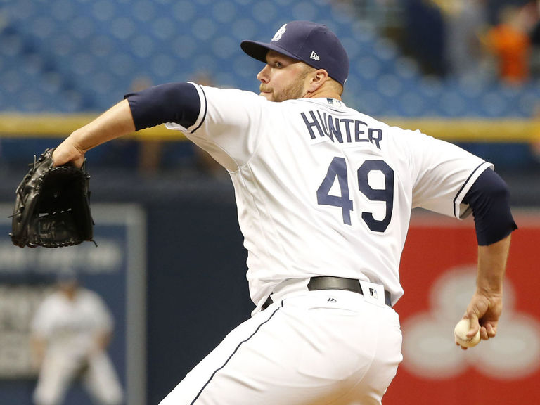 Rays place Hunter on 10-day DL with calf strain | theScore.com