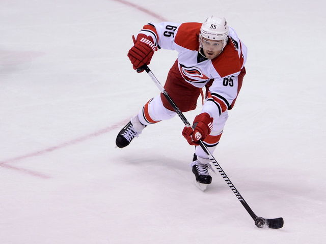 Hurricanes trade Hainsey to Penguins for 2nd-round pick, AHLer