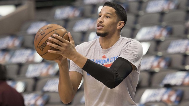 Watch: Roberson launches wild air ball on free throw