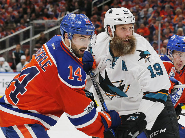 Sharks' Thornton played through torn MCL, ACL against Oilers