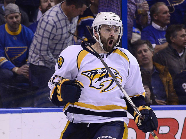Predators' Fiddler gets game misconduct for kneeing Blues' Parayko