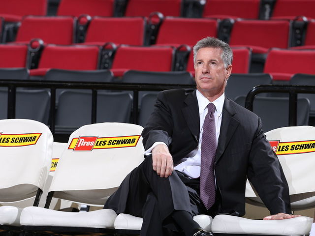 GM fires back at columnist who criticized Blazers' culture