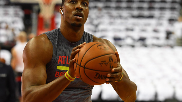 Hawks' Budenholzer explains why Howard doesn't close out games