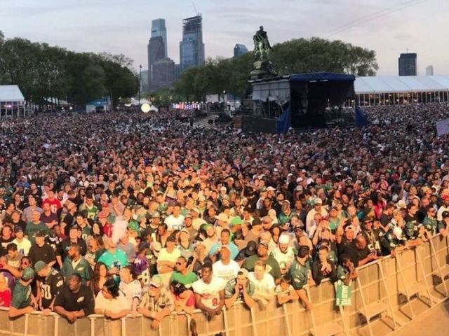 70,000 people reportedly attend 1st round of NFL draft in Philadelphia