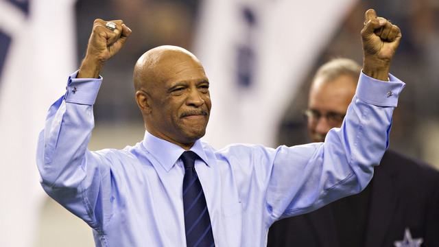 Watch: Cowboys legend Pearson trolls Philadelphia crowd at podium