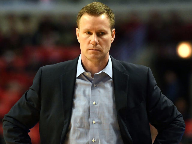 Bulls' Hoiberg doesn't anticipate Wade buyout
