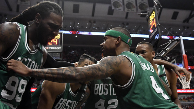 Watch: IT tells teammates 'it's a wrap' for Bulls in 3rd quarter of Game 6