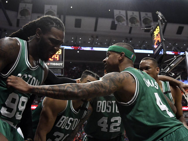 Watch: IT tells teammates 'it's a wrap' for Bulls in 3rd quarter of Game 6