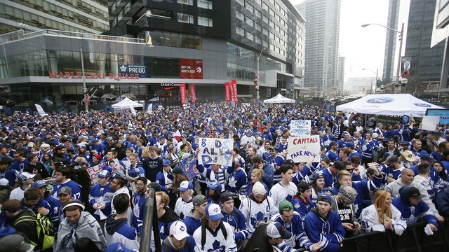 Maple Leafs apologize for unfollowing thousands of fans on Twitter