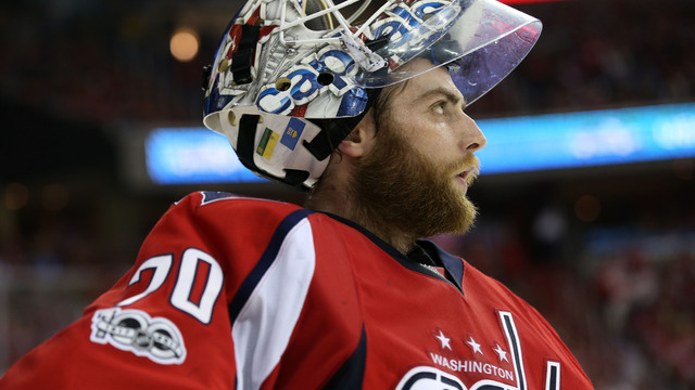 Holtby yanked in Game 2 vs. Penguins