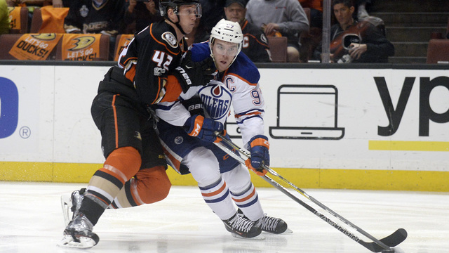 McDavid seems to get 'white-glove treatment' from refs, says Carlyle