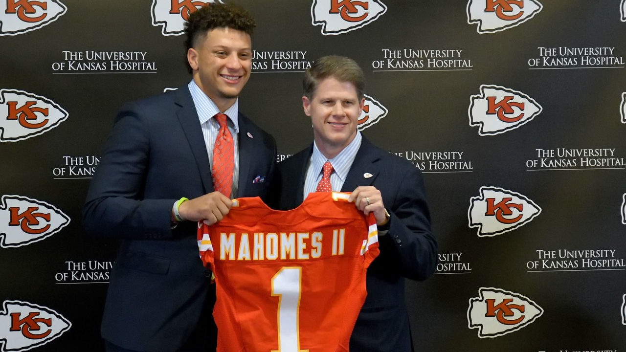 Chiefs' Patrick Mahomes playing a starring role in agent Leigh