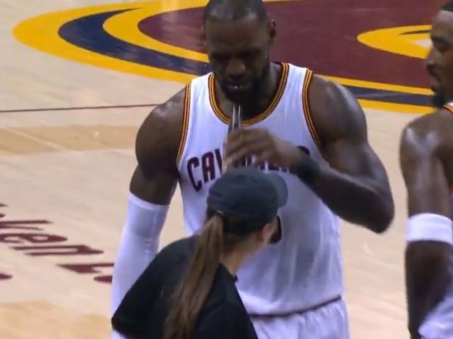 Watch: LeBron trolls Raptors by grabbing beer during Game 1