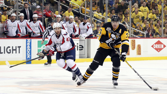 Malkin traditionally steps up with Crosby out of Penguins' lineup