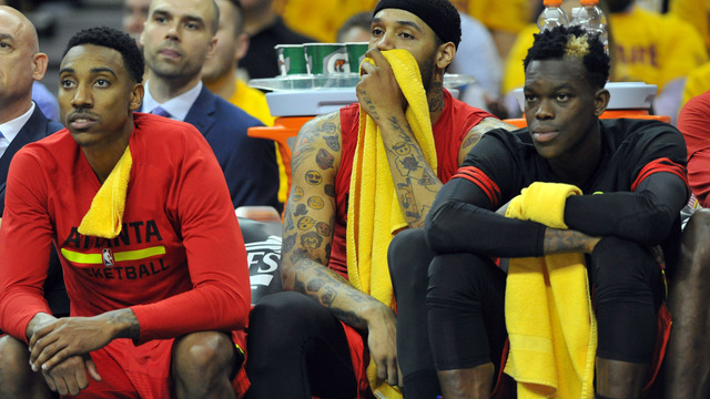 Judge dismisses Mike Scott's drug charges, cites racial profiling