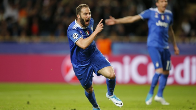 Watch: Higuain finishes off gorgeous team move as Juve shreds Monaco