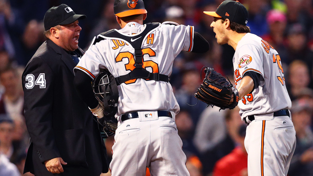 Watch: Gausman ejected after hitting Bogaerts with breaking ball