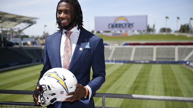 Chargers hopeful 1st-rounder Williams won't require back surgery
