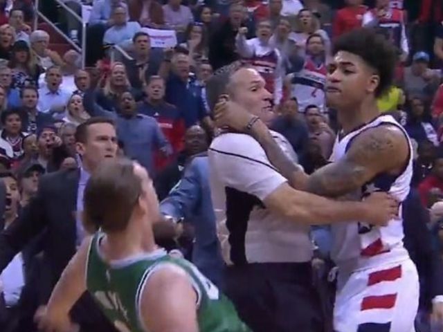 Watch: Oubre decks Olynyk after taking exception to hard screen
