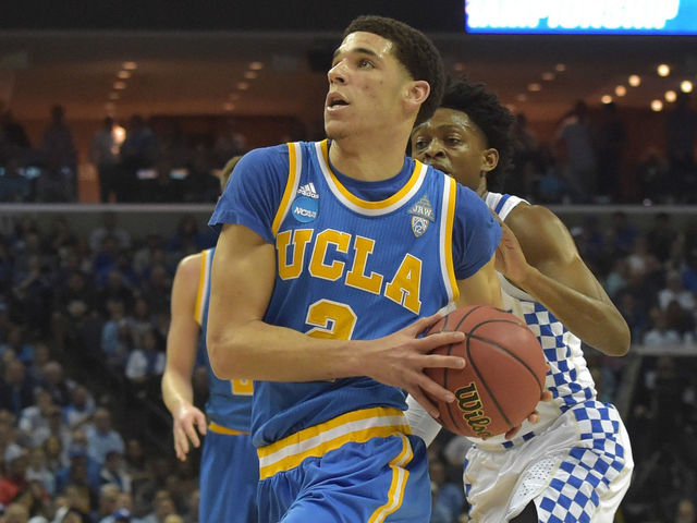 LaVar defends Lonzo's pricey shoe: 'That's what it's worth'