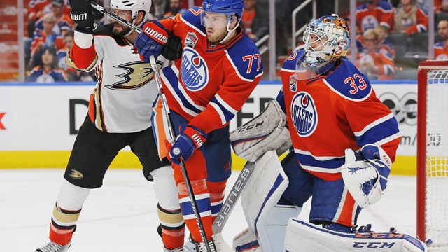 NHL should consider using IIHF's 'in the crease' rules