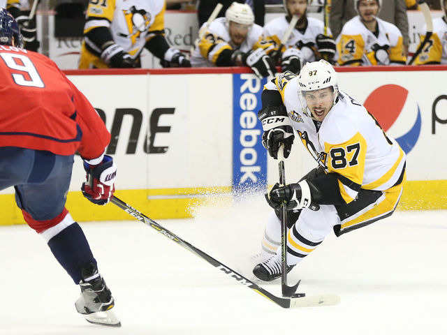 Crosby ties Pens' playoff assists record, leads forwards in ice time in return