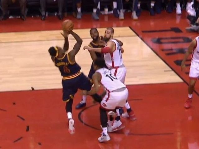 Watch: Shumpert kicks DeRozan below the belt