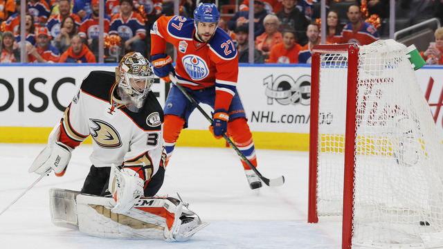 Gibson pulled early after allowing 3 quick goals