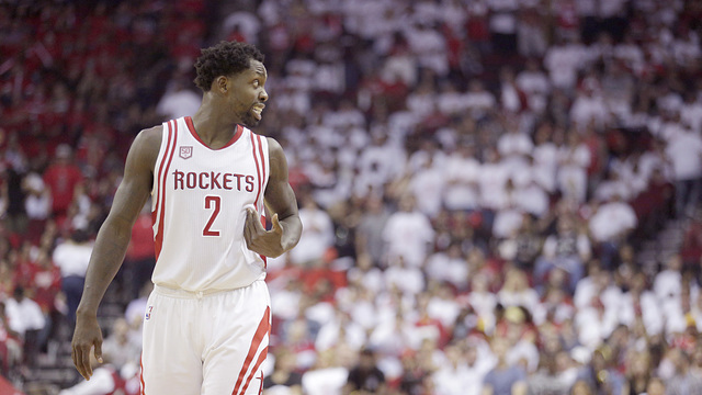 Watch: Beverley hits 3, points to sky hours after grandfather's death