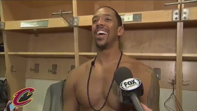 Watch: LeBron, Jefferson roast Frye for shirtless interview