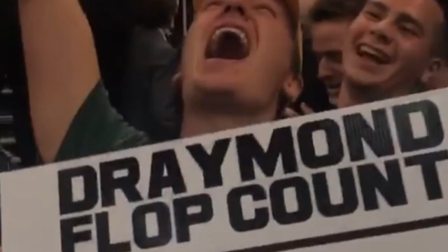 Watch: Green signs Jazz fan's 'Draymond Flop Count' sign